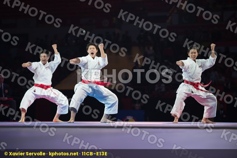 Dubai Female final kata Malaysia team