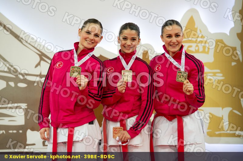 female kata podiums team Turkey