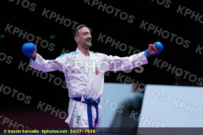 CHOBOTAR VALERII (UKRAINE) vs KVESIC IVAN (CROATIA) in Male Kumite -84 Kg - Final Bout
