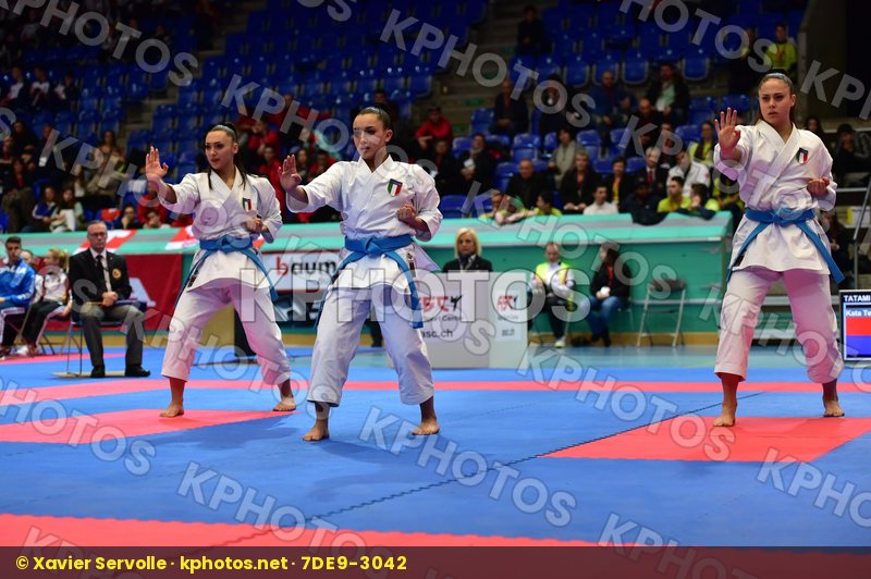 female finals italy junior kata team
