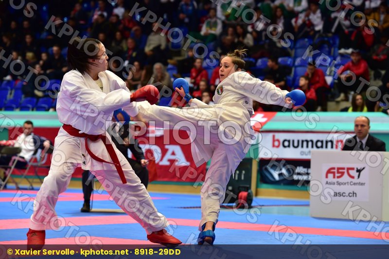 +59 kg Avazeri Lea female finals france italy junior kumite Stag