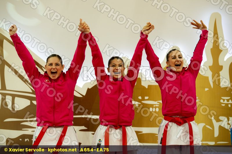 female kata podiums team Turkey