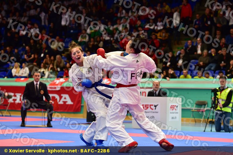 +59 kg Avazeri Lea female finals france italy junior kumite SMAI
