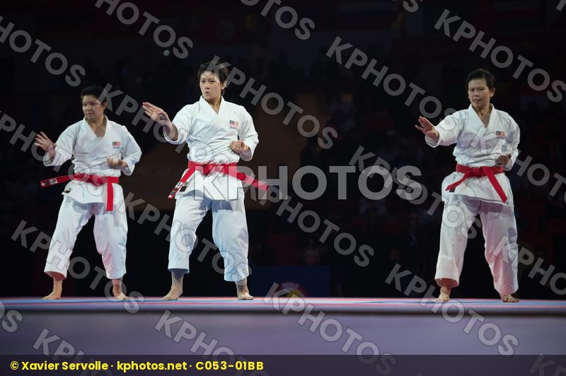 Dubai Female final kata Malaysia team