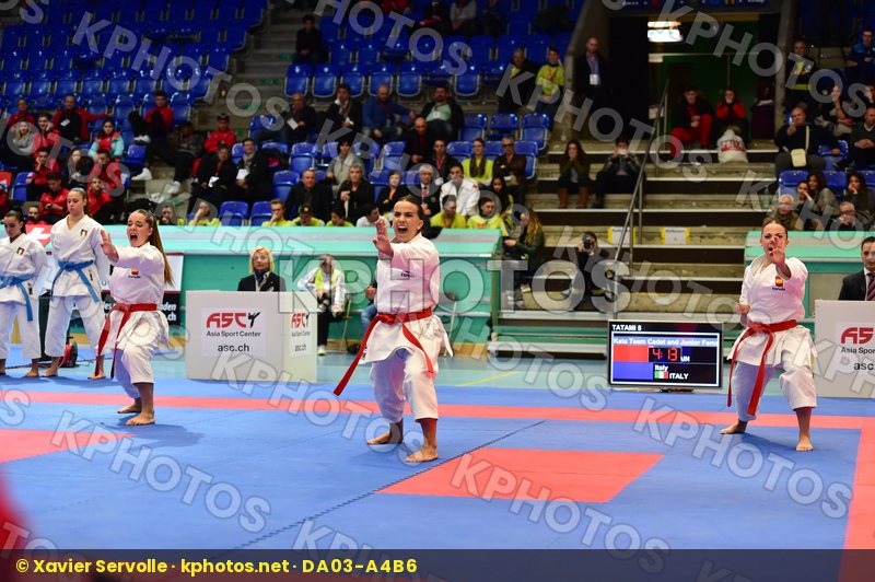Arawaza cadet female finals junior kata spain team